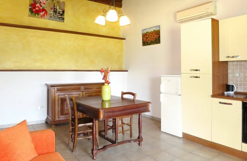 Santo Villa | Beautiful apartment in villa for 4 guests with A/C, pool, patio, pets allowed and panoramic view