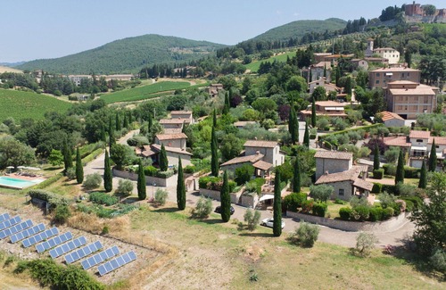 Gaiole in Chianti House | Beautiful apartment in villa for 4 guests with pool, A/C, WIFI, TV and pets allowed