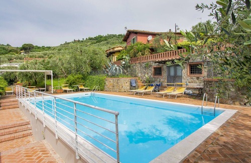 Pieve a Nievole Apartment | Beautiful apartment for 4 guests with hot tub, pool, WIFI, A/C, TV, patio and pets allowed