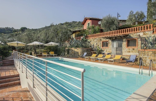 Pieve a Nievole Apartment | Beautiful apartment for 4 guests with hot tub, pool, WIFI, A/C, TV, patio and pets allowed