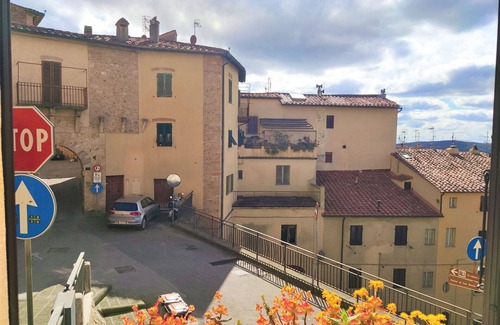 Massa Marittima Apartment | Beautiful apartment for 6 guests with WIFI, TV, balcony and pets allowed
