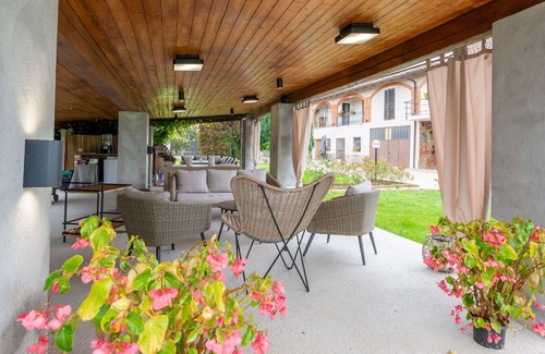 Castell'Alfero Apartment | Beautiful apartment for 4 guests with pool, WIFI, TV and patio