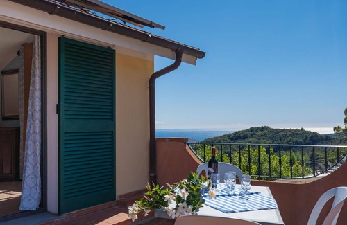 Valloria Apartment | Beautiful apartment for 4 guests with pool, hot tub, WIFI, TV and patio