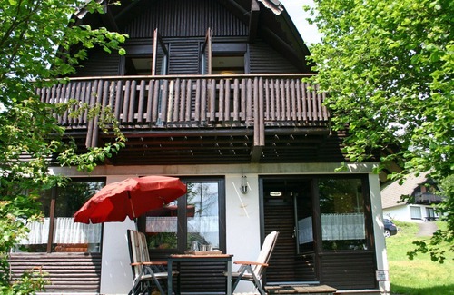 Feriendorf Frankenau House | Beautiful apartment in villa for 4 guests with WIFI, A/C, TV, terrace and pets allowed