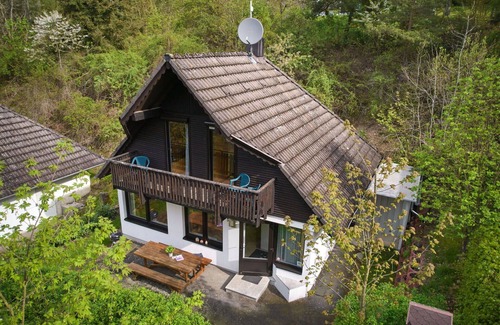 Feriendorf Frankenau House | Beautiful apartment in villa for 4 guests with WIFI, A/C, TV, terrace and pets allowed