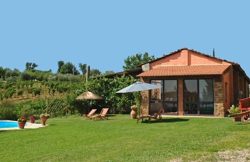 Lastra a Signa Apartment | Beautiful apartment for 4 guests with pool, WIFI, TV, patio and parking