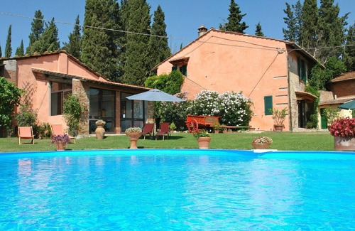 Lastra a Signa Apartment | Beautiful apartment for 4 guests with pool, WIFI, TV, patio and parking