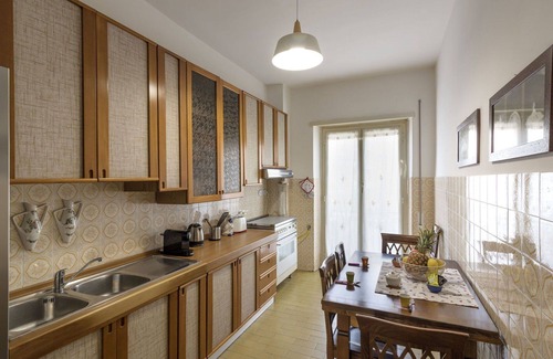 Quartiere XXXIII Lido di Ostia Ponente Apartment | Beautiful apartment for 5 people with A/C, WIFI, TV, balcony, pets allowed and parking