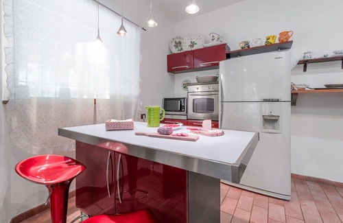 Monteriggioni Apartment | Beautiful apartment for 4 guests with WIFI, pool, TV and veranda, close to Siena