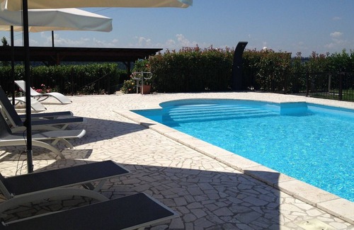 Montoro Villa | Beautiful apartment in villa with WIFI, pool, hot tub, A/C, TV, panoramic view and parking
