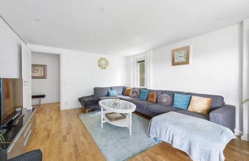 Norsborg Apartment | Beautiful apartment close to metro station, shops and amazing nature.
