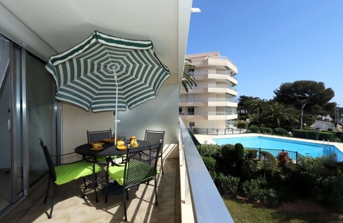 Saint-Raphael Apartment | BEAUTIFUL APARTMENT BY THE SEA WITH SEA VIEW, WIFI, PARKING, SWIMMING POOL