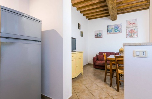 Puntone House | Beautiful apartment in villa for 6 guests with A/C, WIFI, pool, TV, terrace and pets allowed