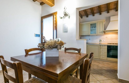Puntone House | Beautiful apartment in villa for 6 guests with A/C, WIFI, pool, TV, terrace and pets allowed