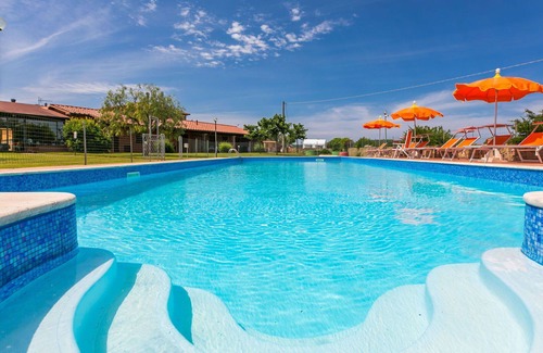 Puntone House | Beautiful apartment in villa for 6 guests with A/C, WIFI, pool, TV, terrace and pets allowed
