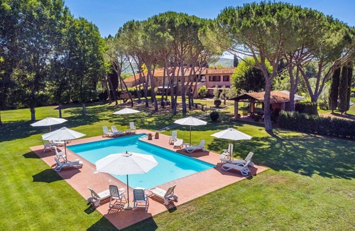 Suvereto Villa | Beautiful apartment in villa for 4 guests with WIFI, pool, A/C and terrace