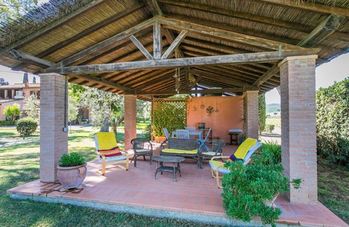 Suvereto Villa | Beautiful apartment in villa for 4 guests with WIFI, pool, A/C and terrace