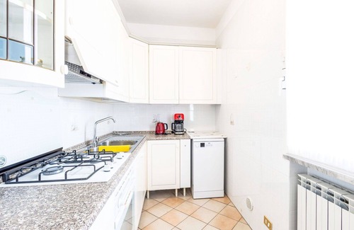 Pantai Apartment | Beautiful apartment for 6 guests with pool, WIFI, TV and terrace