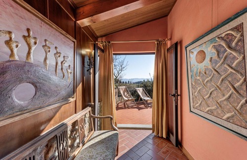 Bucine Apartment | Beautiful apartment for 2 people with A/C, pool, WIFI, TV, terrace and panoramic view