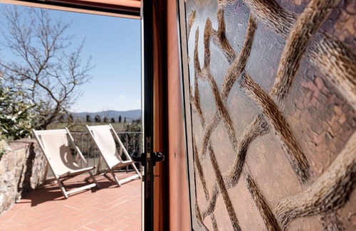 Bucine Apartment | Beautiful apartment for 2 people with A/C, pool, WIFI, TV, terrace and panoramic view
