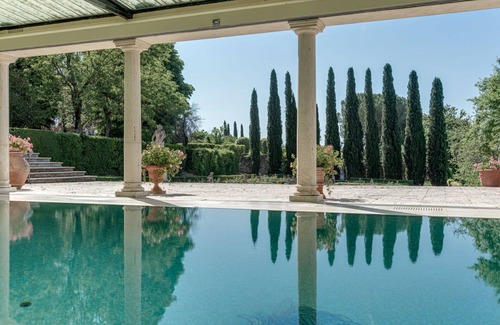 Bucine Apartment | Beautiful apartment for 2 people with A/C, pool, WIFI, TV, terrace and panoramic view