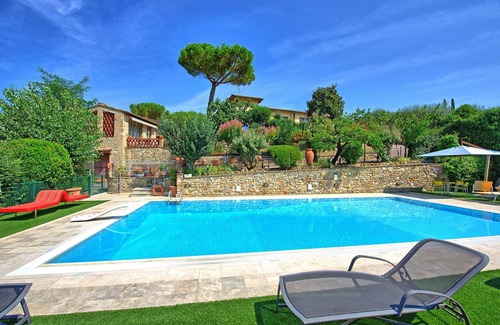 San Gimignano Apartment | Beautiful apartment for 2 people with pool, WIFI, A/C, TV and panoramic view