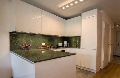 Annenheim Apartment | Beautiful apartment for 4 guests with WIFI, TV, balcony, panoramic view and parking