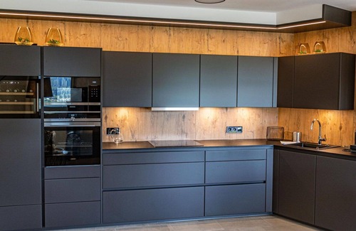 Annenheim Apartment | Beautiful apartment for 6 guests with WIFI, TV, balcony and parking