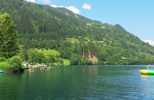 Annenheim Apartment | Beautiful apartment for 6 guests with WIFI, TV, balcony and parking