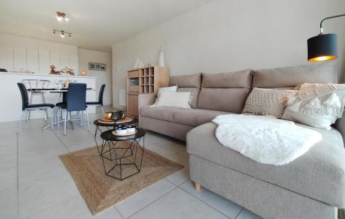 Nieuwpoort-Bad Apartment | Beautiful Apartment In Nieuwpoort-Bad With Wifi