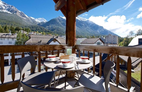 Lenzerheide Apartment | Beautiful apartment for 5 people with pool, TV and balcony