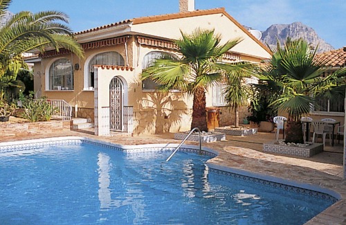 Old Town House | Beautiful apartment in villa for 6 guests with WIFI, private pool, terrace, pets allowed and par.