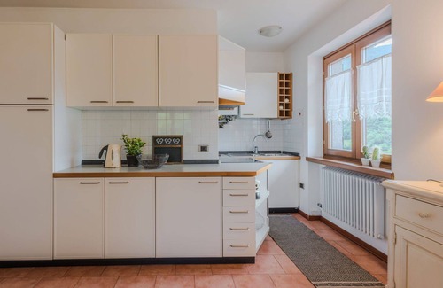 Ranzo Apartment | Beautiful apartment for 4 guests with WIFI, TV, terrace and pets allowed