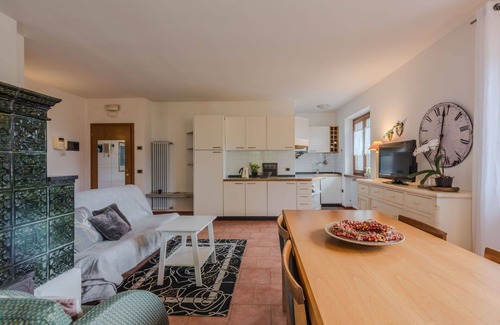 Ranzo Apartment | Beautiful apartment for 4 guests with WIFI, TV, terrace and pets allowed