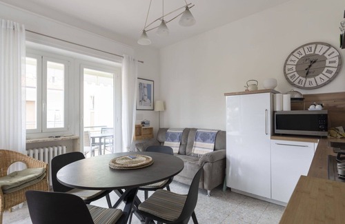 Santo Stefano al Mare Apartment | Beautiful apartment for 4 guests with A/C, TV, balcony and pets allowed