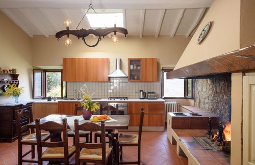 Pontassieve House | Beautiful apartment in villa for 6 people with pool, A/C, WIFI, TV, patio and panoramic view