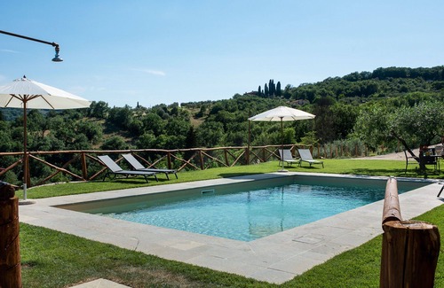 Pontassieve House | Beautiful apartment in villa for 6 people with pool, A/C, WIFI, TV, patio and panoramic view