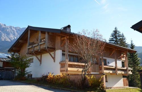 Hinterthal Apartment | Beautiful Apartment 5 minutes walk to ski lift