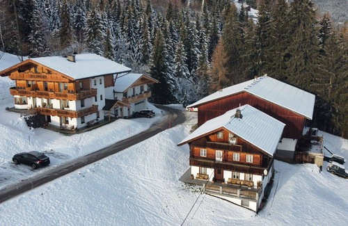 Emberg Apartment | Beautiful apartment for 11 people with WIFI, TV and balcony