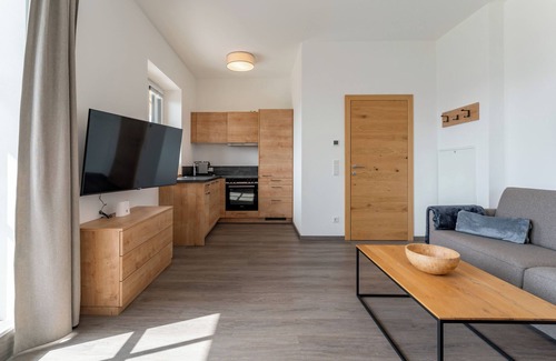 Mauterndorf Apartment | Beautiful apartment with large terrace and pool