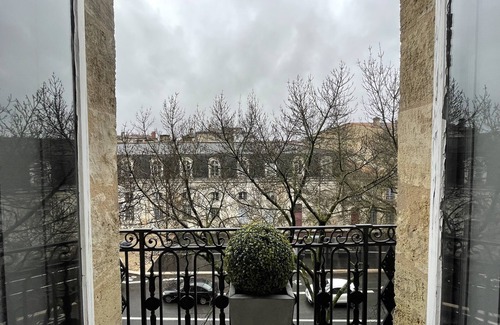 Hotel de Ville - Quinconces Apartment | BEAUTIFUL APARTMENT, BORDEAUX CENTER, SUNNY, BALCONY