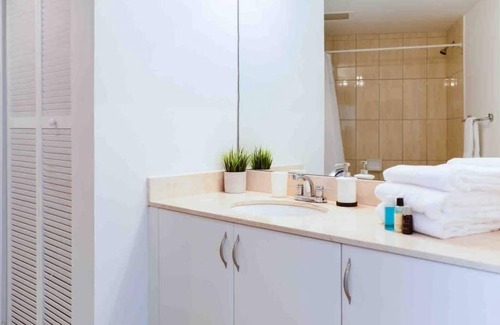 Edgewater Apartment | BEAUTIFUL APARTMENT CONVENIENTLY LOCATED IN EDGEWATER, 2 MINUTES TO DOWNTOWN