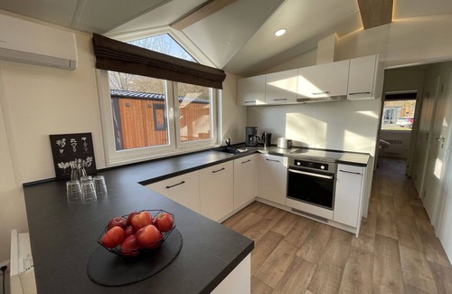 Riedenburg House | Beautiful apartment in villa for 4 people with WIFI, A/C, TV, terrace, pets allowed and parking