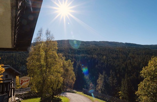 Filzmoos Apartment | Beautiful apartment for 3 people with WIFI, TV, terrace, pets allowed and panoramic view