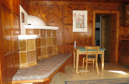 Sankt Anton am Arlberg Apartment | Beautiful apartment for 10 people with WIFI, TV, terrace and parking