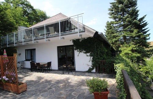 Immerath Apartment | Beautiful apartment for 5 people with WIFI, TV, terrace and pets allowed