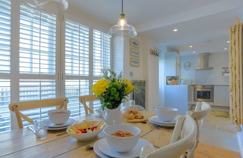 Trebarwith Apartment | Beautiful apartment for 4 people with WIFI, TV, patio and pets allowed