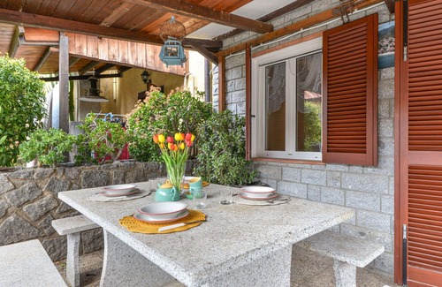 Pomonte Apartment | Beautiful apartment for 6 guests with WIFI, A/C, TV, terrace and pets allowed