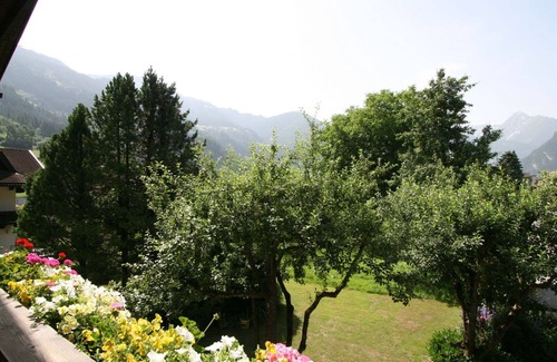 Ramsau im Zillertal Apartment | Beautiful apartment for 8 people with WIFI, TV and balcony