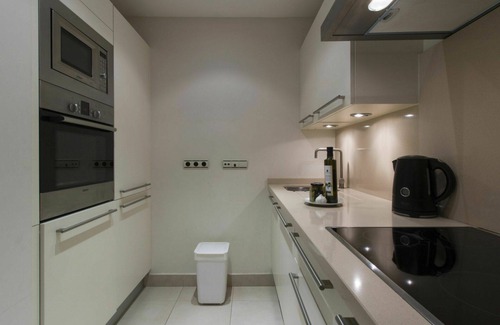 Marbella Apartment | Beautiful apartment for 3 guests with WIFI, pool, A/C, TV and terrace